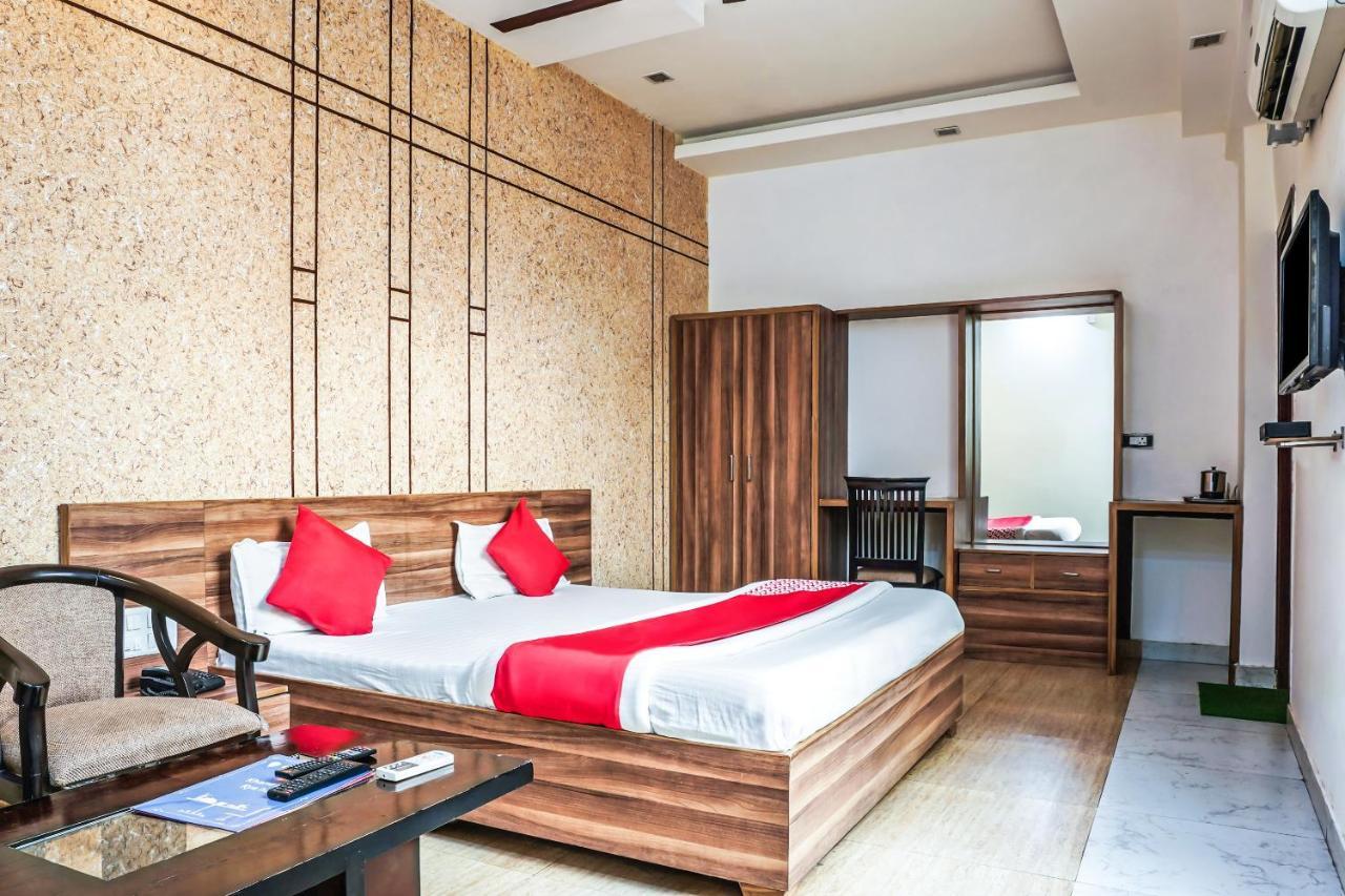 Oyo 18895 Hotel Kartikay Grand Hisār Екстериор снимка
