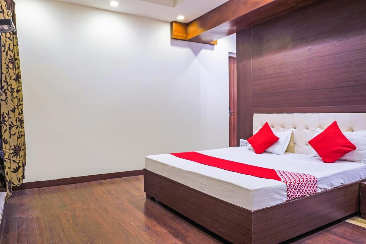 Oyo 18895 Hotel Kartikay Grand Hisār Екстериор снимка