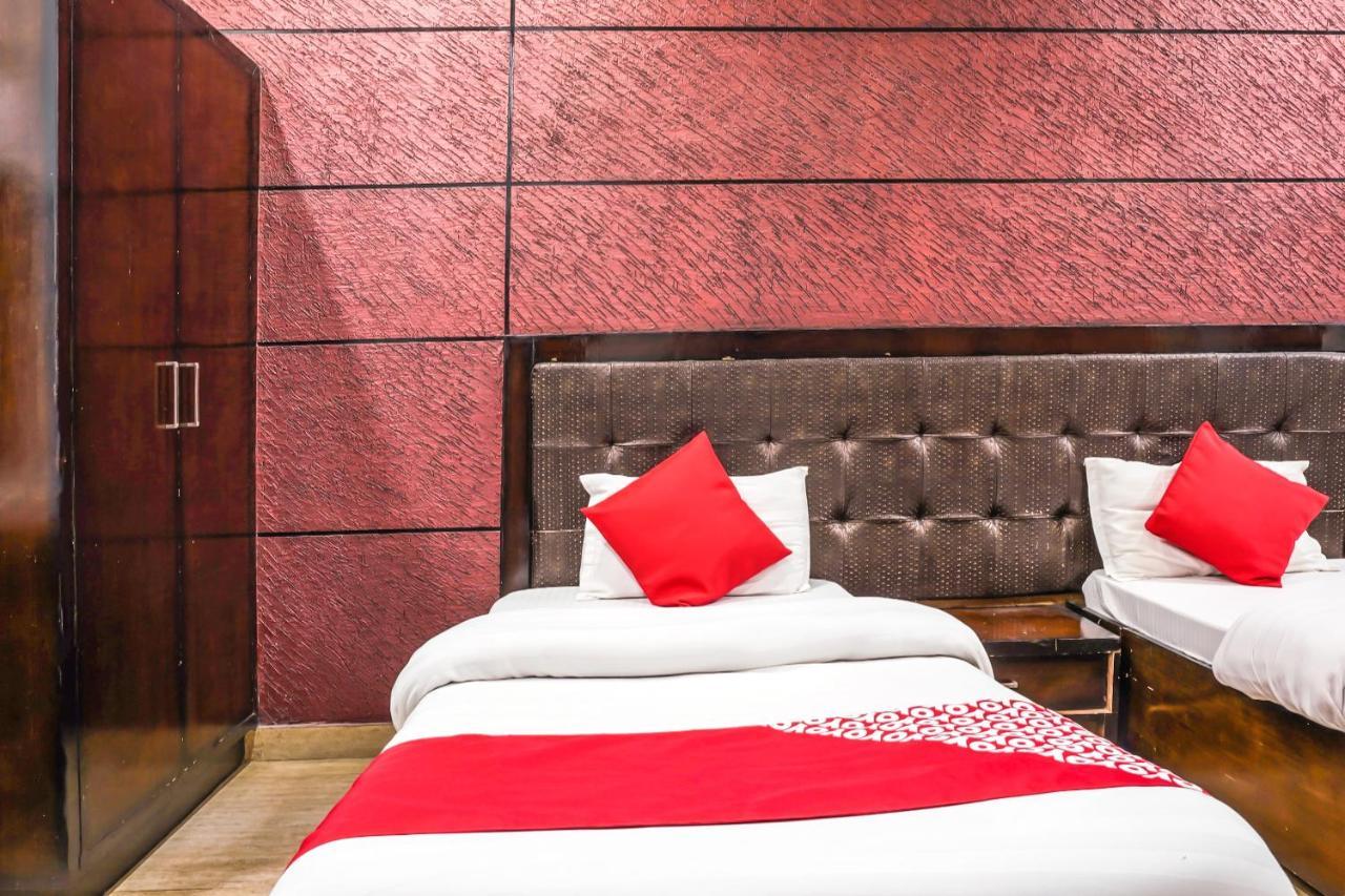 Oyo 18895 Hotel Kartikay Grand Hisār Екстериор снимка
