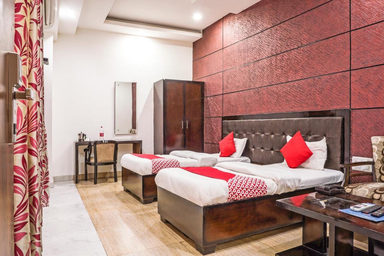 Oyo 18895 Hotel Kartikay Grand Hisār Екстериор снимка