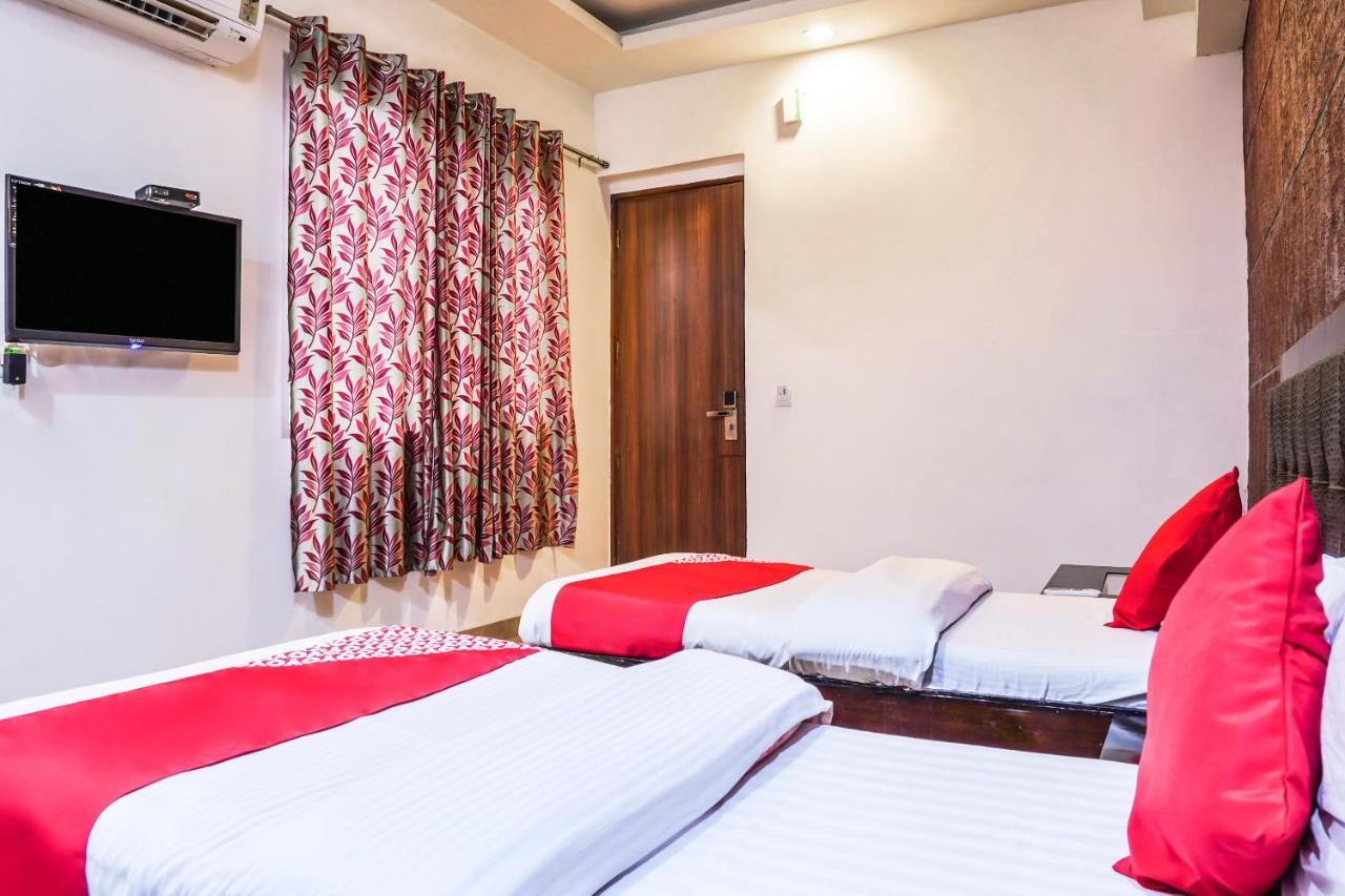 Oyo 18895 Hotel Kartikay Grand Hisār Екстериор снимка