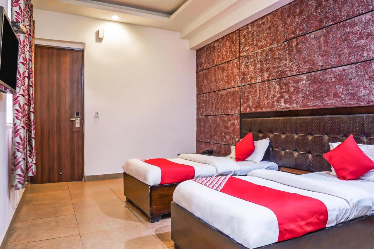 Oyo 18895 Hotel Kartikay Grand Hisār Екстериор снимка