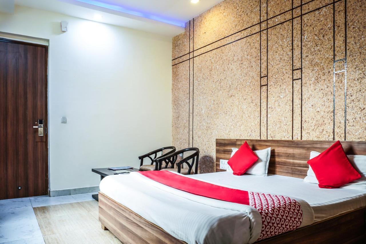 Oyo 18895 Hotel Kartikay Grand Hisār Екстериор снимка